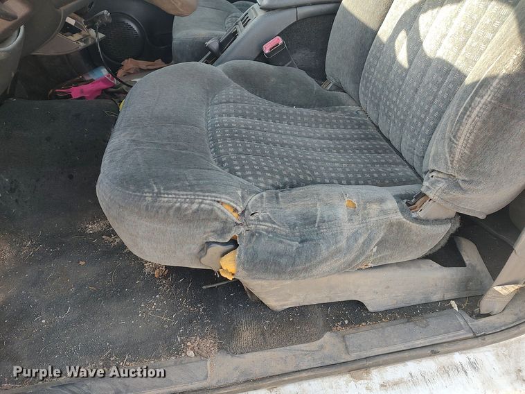 image for item DQ0438 2000 Chevrolet Blazer  SUV