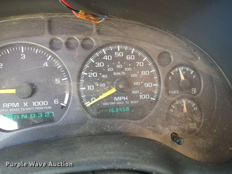 image for item DQ0438 2000 Chevrolet Blazer  SUV