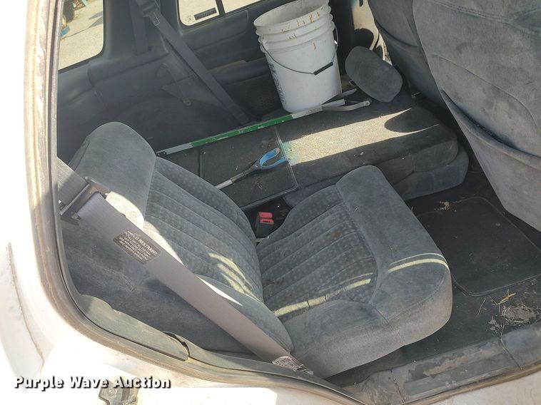 image for item DQ0438 2000 Chevrolet Blazer  SUV