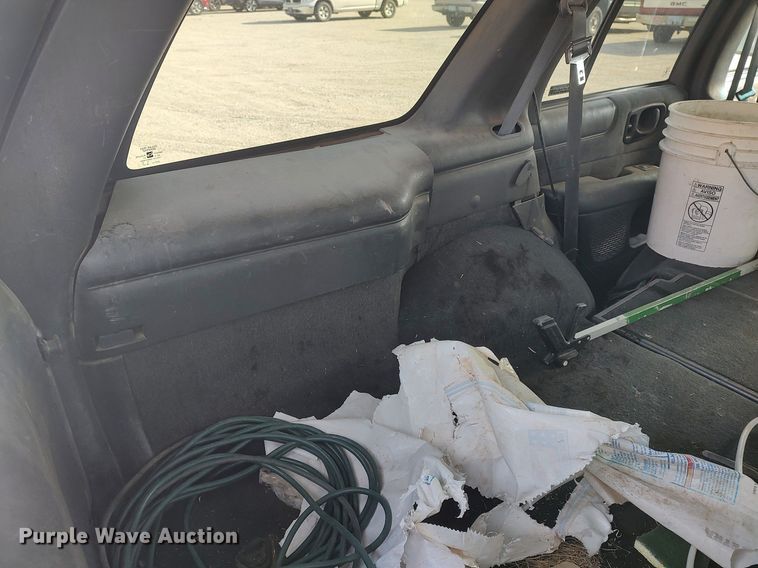 image for item DQ0438 2000 Chevrolet Blazer  SUV