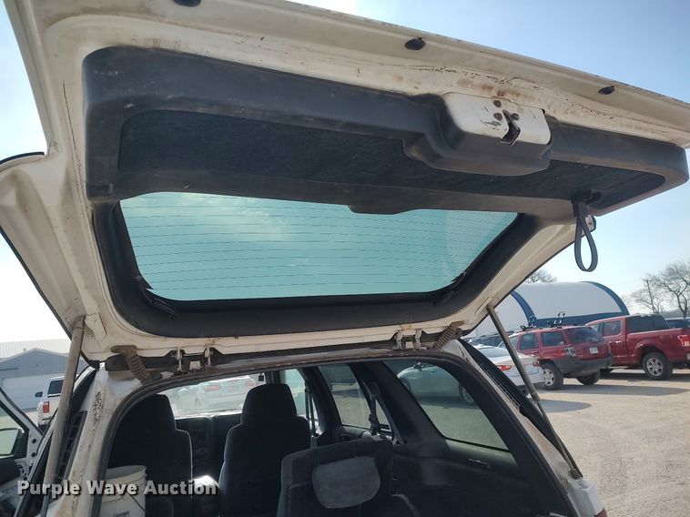 image for item DQ0438 2000 Chevrolet Blazer  SUV