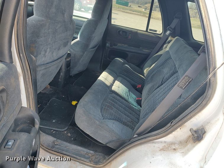 image for item DQ0438 2000 Chevrolet Blazer  SUV