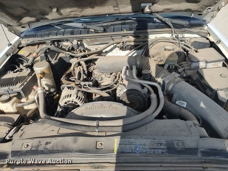 image for item DQ0438 2000 Chevrolet Blazer  SUV