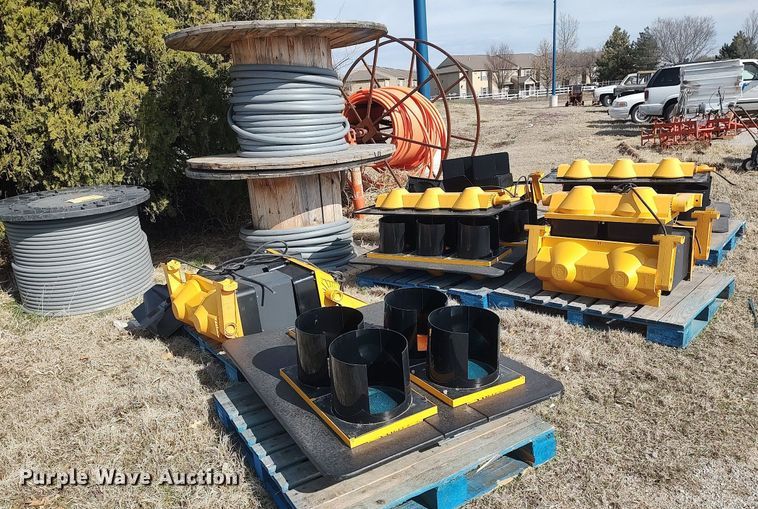 image for item DQ0442 Road safety equipment