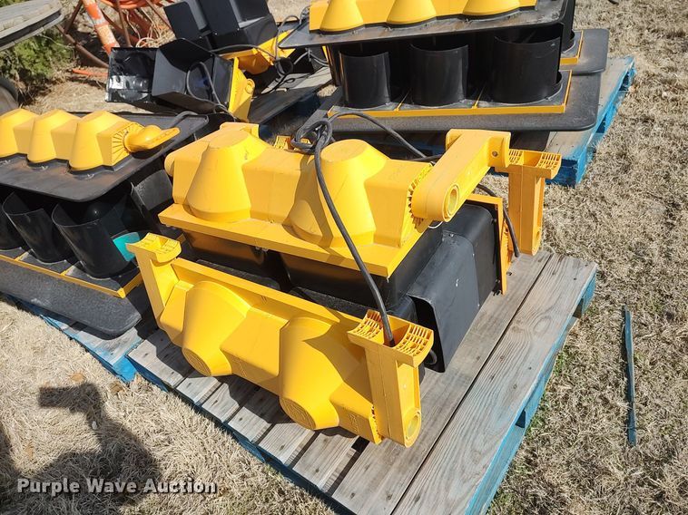 image for item DQ0442 Road safety equipment