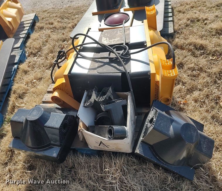 image for item DQ0442 Road safety equipment