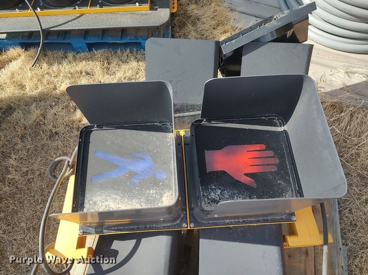 image for item DQ0442 Road safety equipment