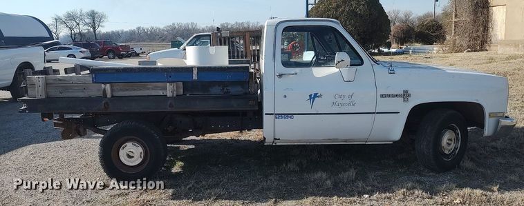 image for item DQ0444 1987 Chevrolet R10  flatbed pickup truck