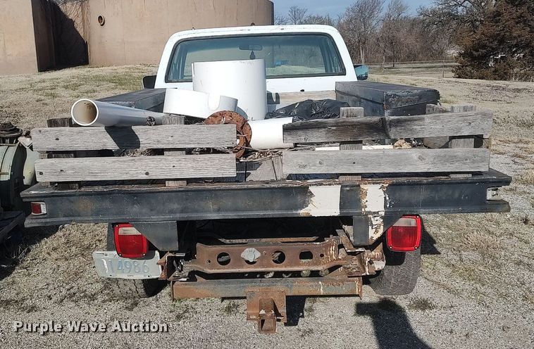 image for item DQ0444 1987 Chevrolet R10  flatbed pickup truck