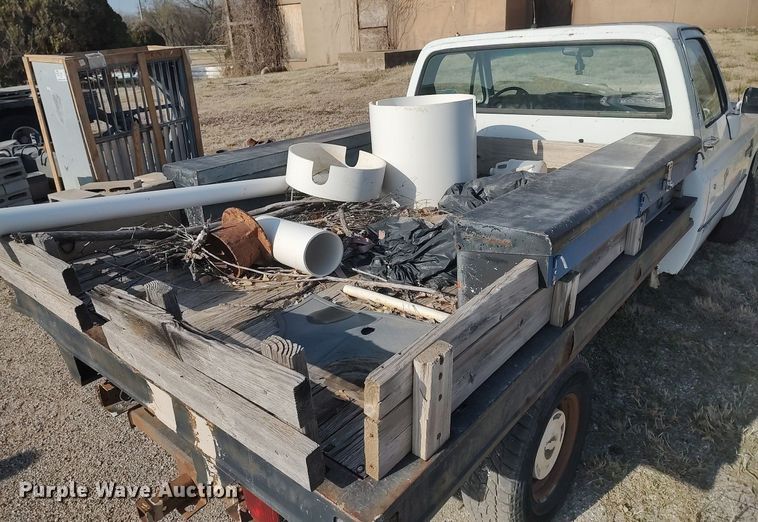 image for item DQ0444 1987 Chevrolet R10  flatbed pickup truck