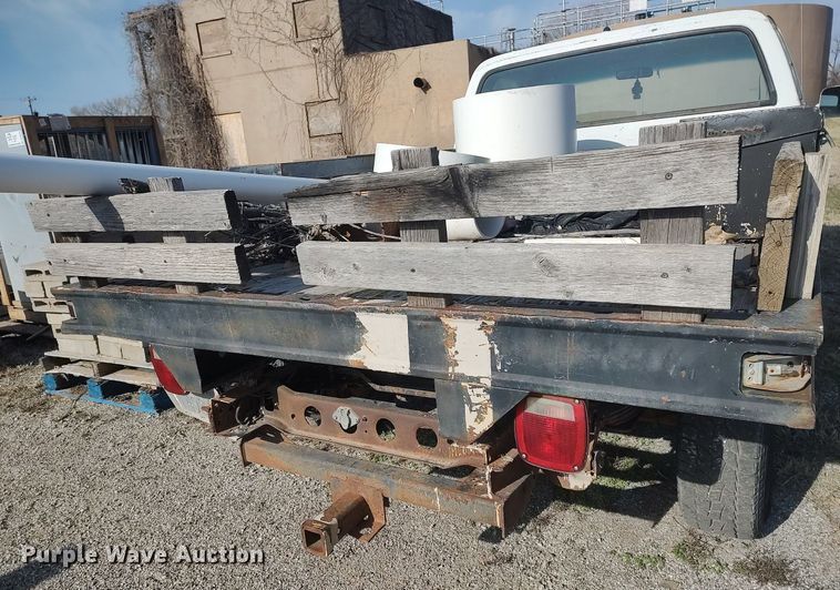 image for item DQ0444 1987 Chevrolet R10  flatbed pickup truck