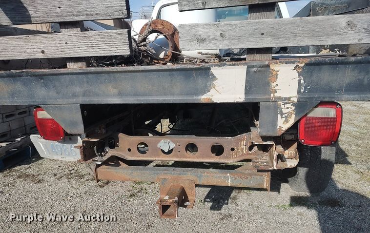 image for item DQ0444 1987 Chevrolet R10  flatbed pickup truck