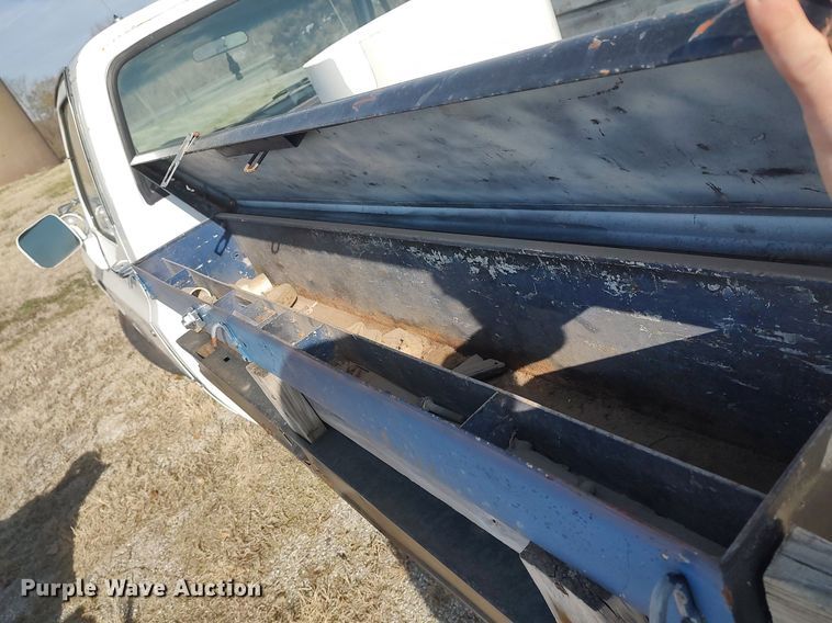 image for item DQ0444 1987 Chevrolet R10  flatbed pickup truck