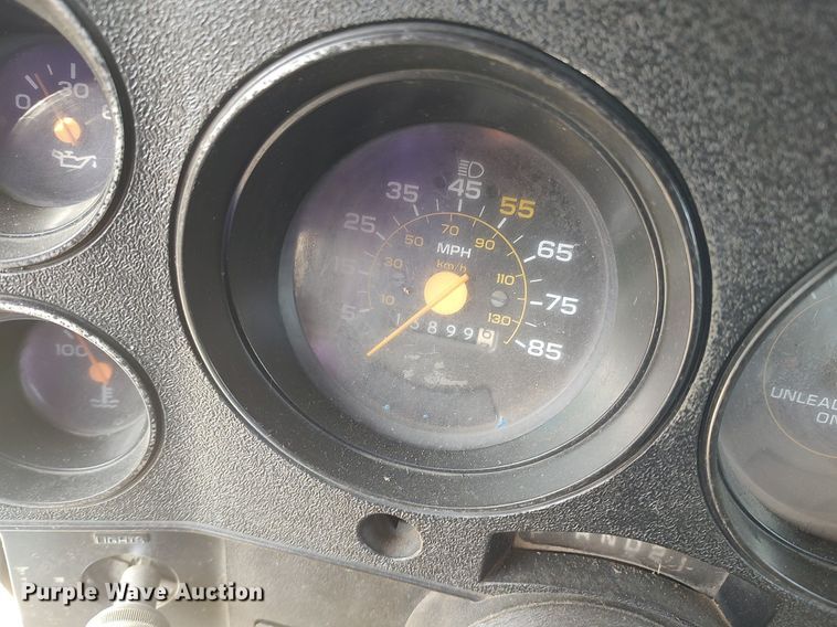 image for item DQ0444 1987 Chevrolet R10  flatbed pickup truck