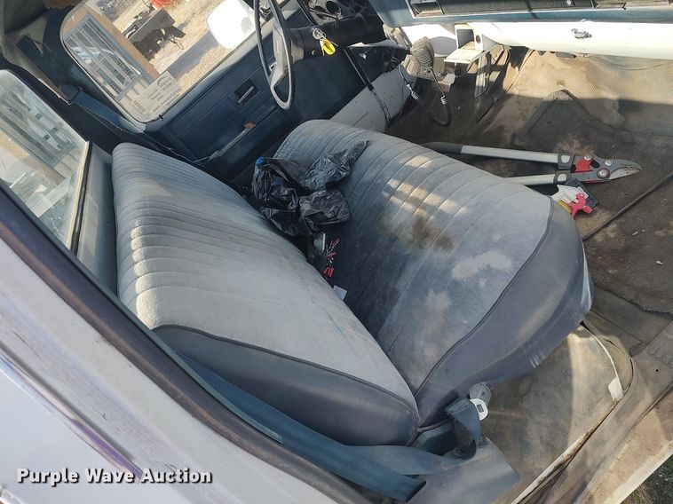 image for item DQ0444 1987 Chevrolet R10  flatbed pickup truck