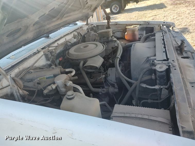 image for item DQ0444 1987 Chevrolet R10  flatbed pickup truck