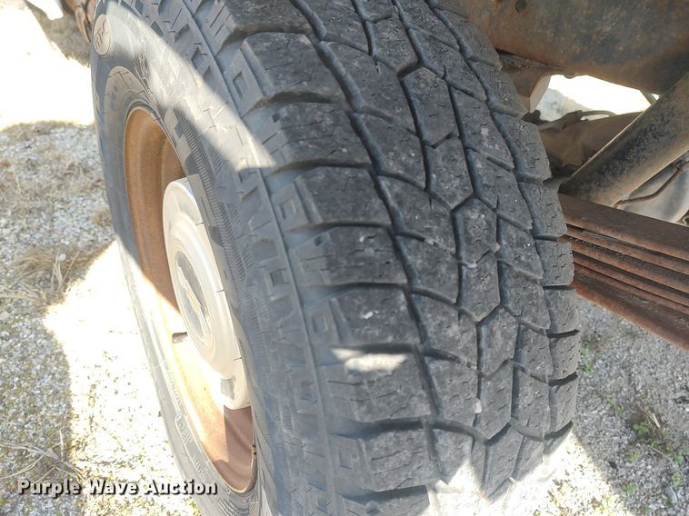 image for item DQ0444 1987 Chevrolet R10  flatbed pickup truck