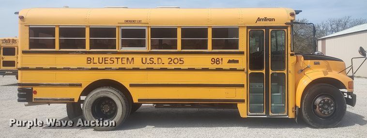 image for item DQ0468 1997 International 3800  school bus