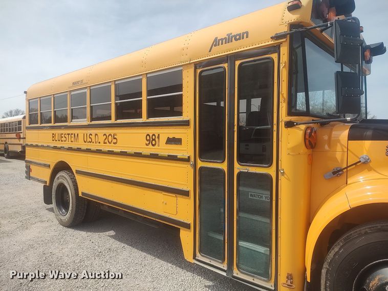 image for item DQ0468 1997 International 3800  school bus