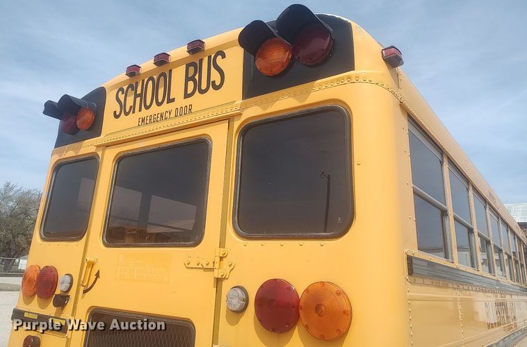 image for item DQ0468 1997 International 3800  school bus