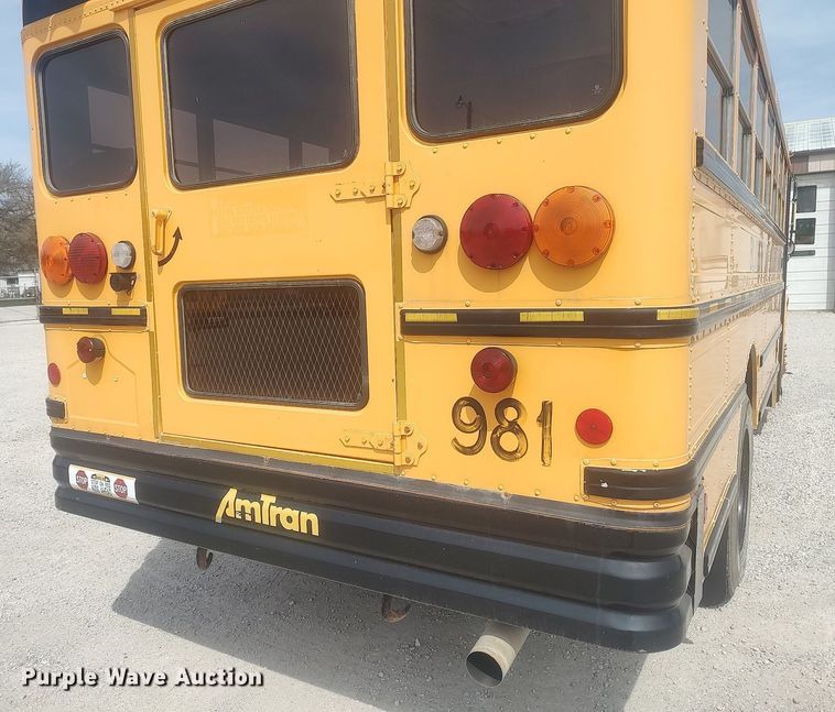 image for item DQ0468 1997 International 3800  school bus