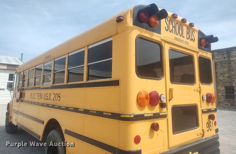 image for item DQ0468 1997 International 3800  school bus