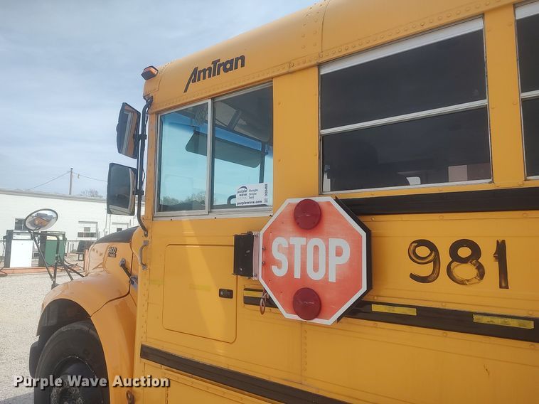 image for item DQ0468 1997 International 3800  school bus