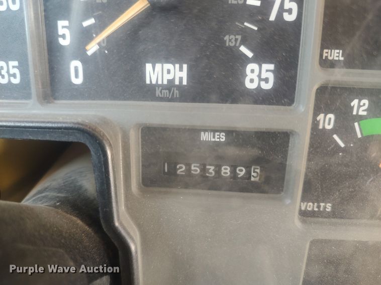 image for item DQ0468 1997 International 3800  school bus