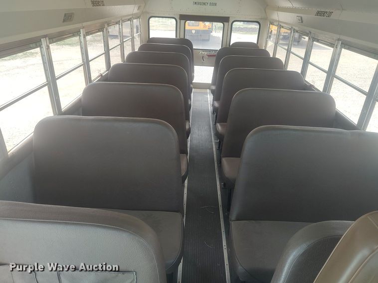 image for item DQ0468 1997 International 3800  school bus