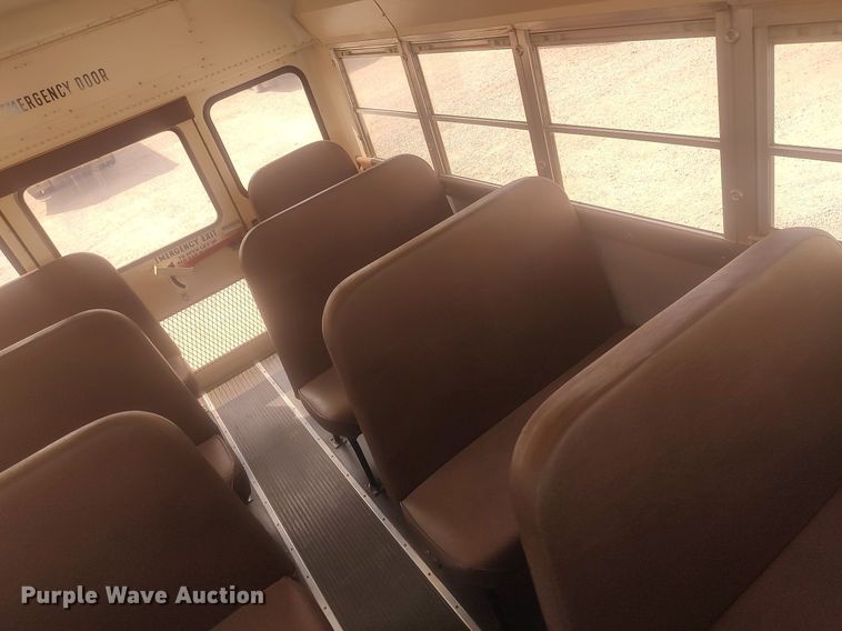 image for item DQ0468 1997 International 3800  school bus