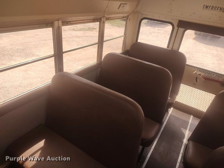 image for item DQ0468 1997 International 3800  school bus