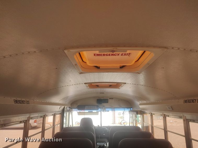 image for item DQ0468 1997 International 3800  school bus