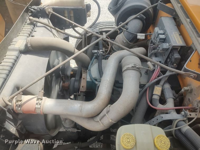 image for item DQ0468 1997 International 3800  school bus