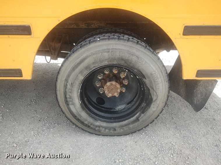 image for item DQ0468 1997 International 3800  school bus