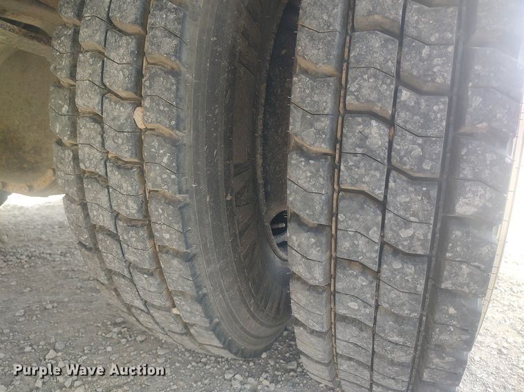 image for item DQ0468 1997 International 3800  school bus