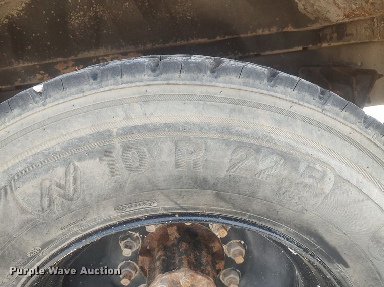 image for item DQ0468 1997 International 3800  school bus