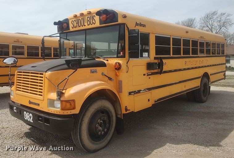 image for item DQ0469 1997 International 3800  school bus