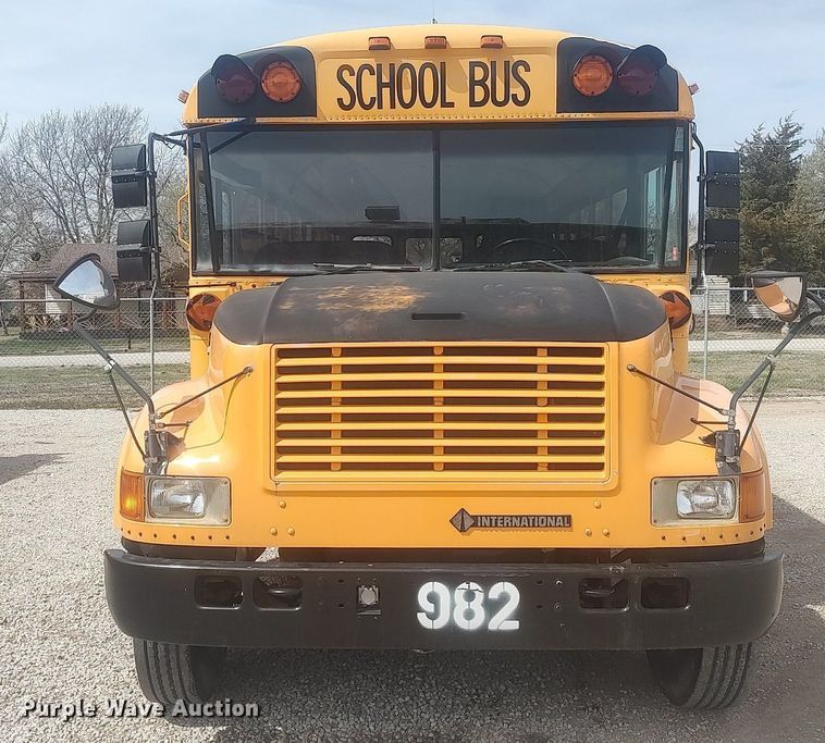 image for item DQ0469 1997 International 3800  school bus