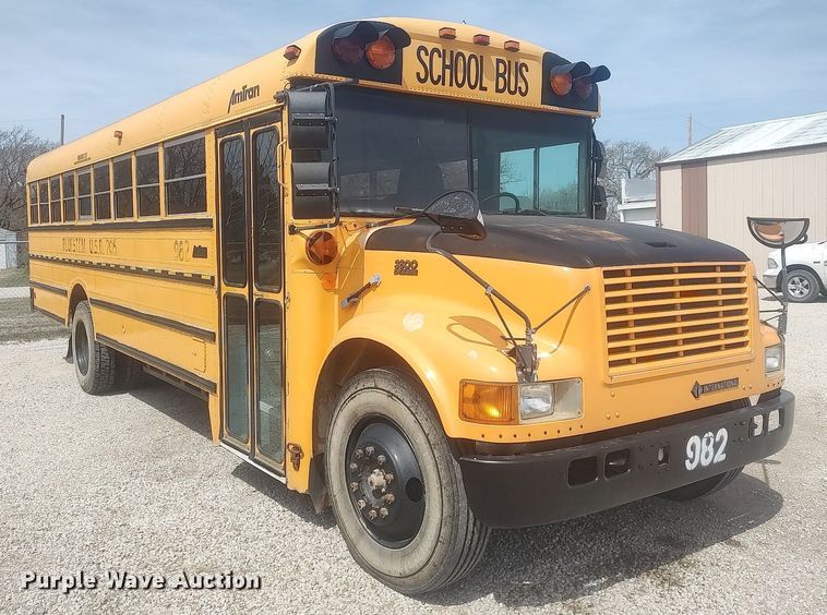 image for item DQ0469 1997 International 3800  school bus