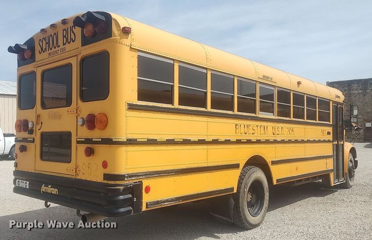 image for item DQ0469 1997 International 3800  school bus