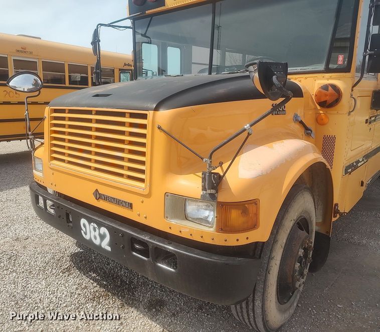 image for item DQ0469 1997 International 3800  school bus