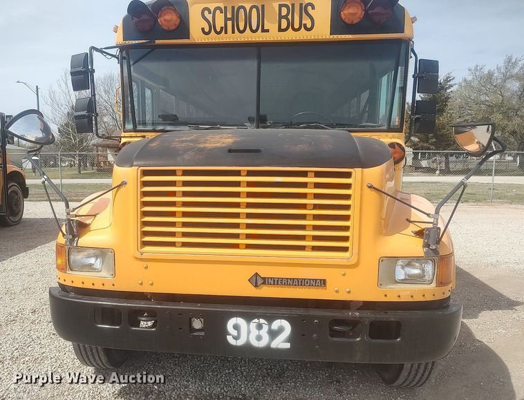 image for item DQ0469 1997 International 3800  school bus