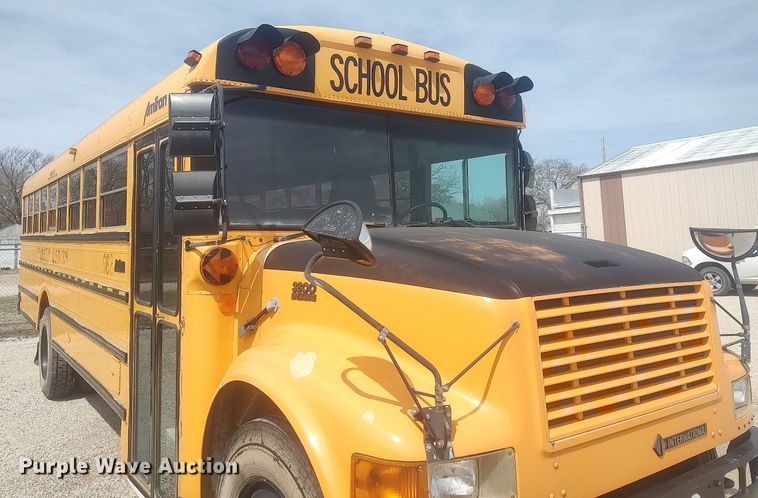 image for item DQ0469 1997 International 3800  school bus
