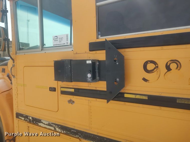 image for item DQ0469 1997 International 3800  school bus