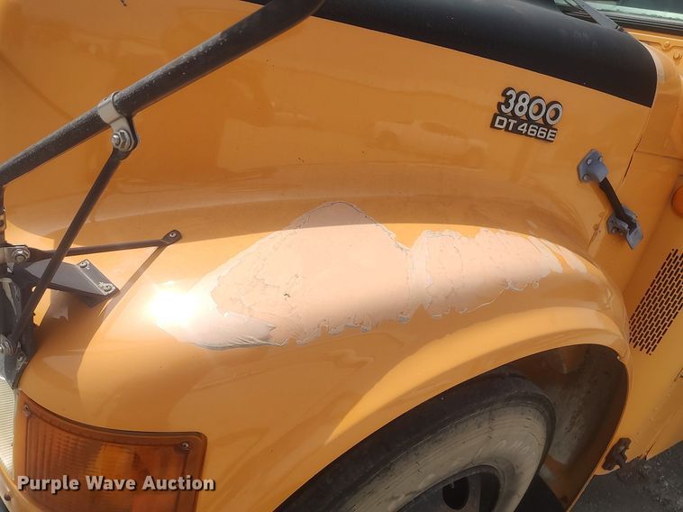 image for item DQ0469 1997 International 3800  school bus