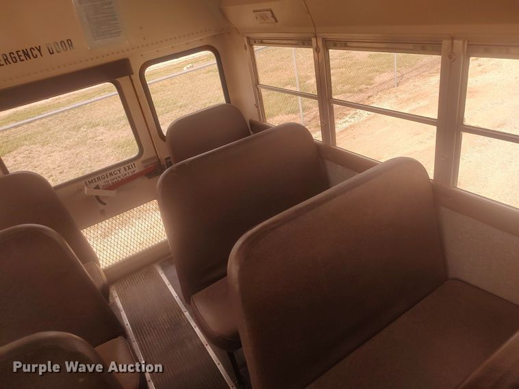 image for item DQ0469 1997 International 3800  school bus