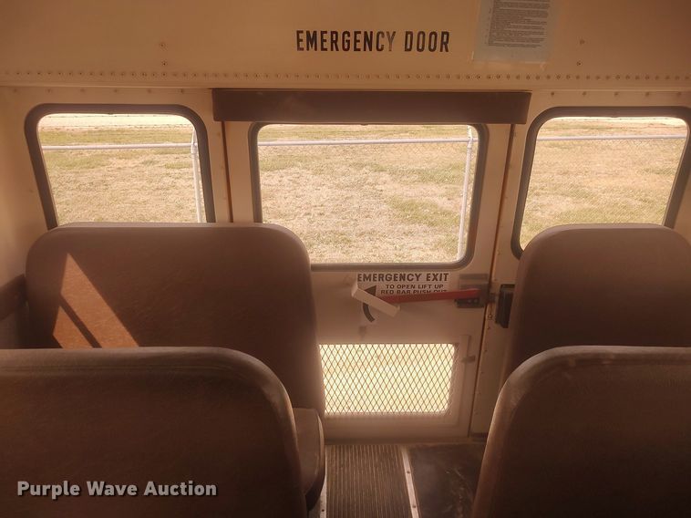 image for item DQ0469 1997 International 3800  school bus