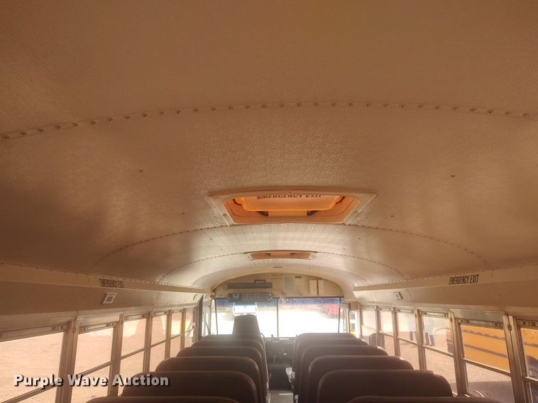 image for item DQ0469 1997 International 3800  school bus