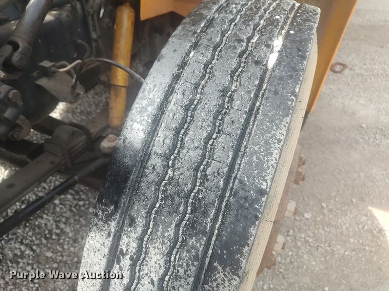 image for item DQ0469 1997 International 3800  school bus