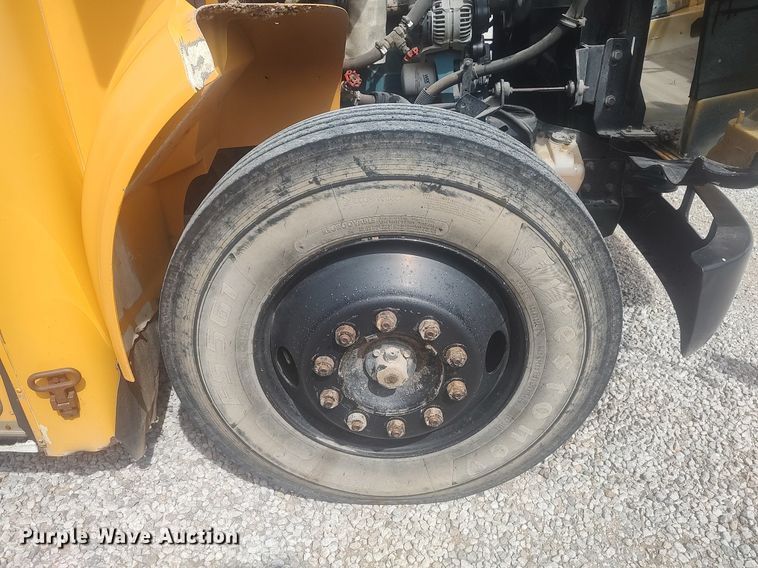 image for item DQ0469 1997 International 3800  school bus